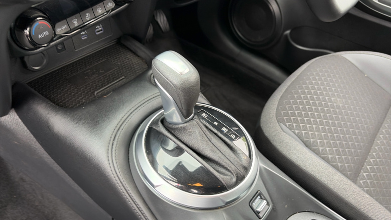 Nissan Juke 1.6 Hybrid N-Connecta 5dr Auto Hybrid Hatchback